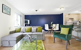 Beautiful & Modern House In City Centre